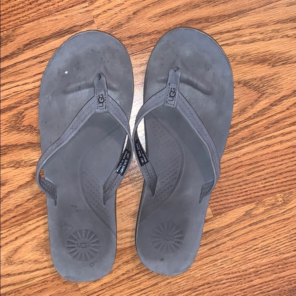 ugg flipflops